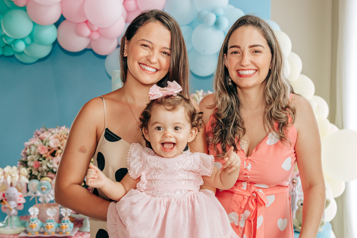 Aniversário infantil decoração luxo galinha pintadinha 1 ano em florianopolis sc scotti produções fotografa thayane peters fotografia especializada em familias doces personalizados