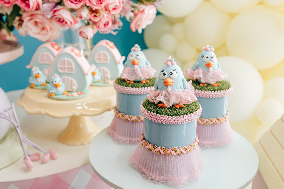 Aniversário infantil decoração luxo galinha pintadinha 1 ano em florianopolis sc scotti produções fotografa thayane peters fotografia especializada em familias