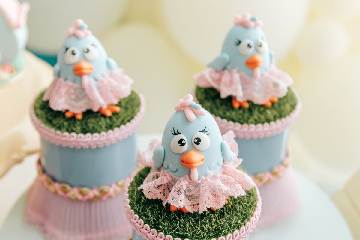 Aniversário infantil decoração luxo galinha pintadinha 1 ano em florianopolis sc scotti produções fotografa thayane peters fotografia especializada em familias doces personalizados