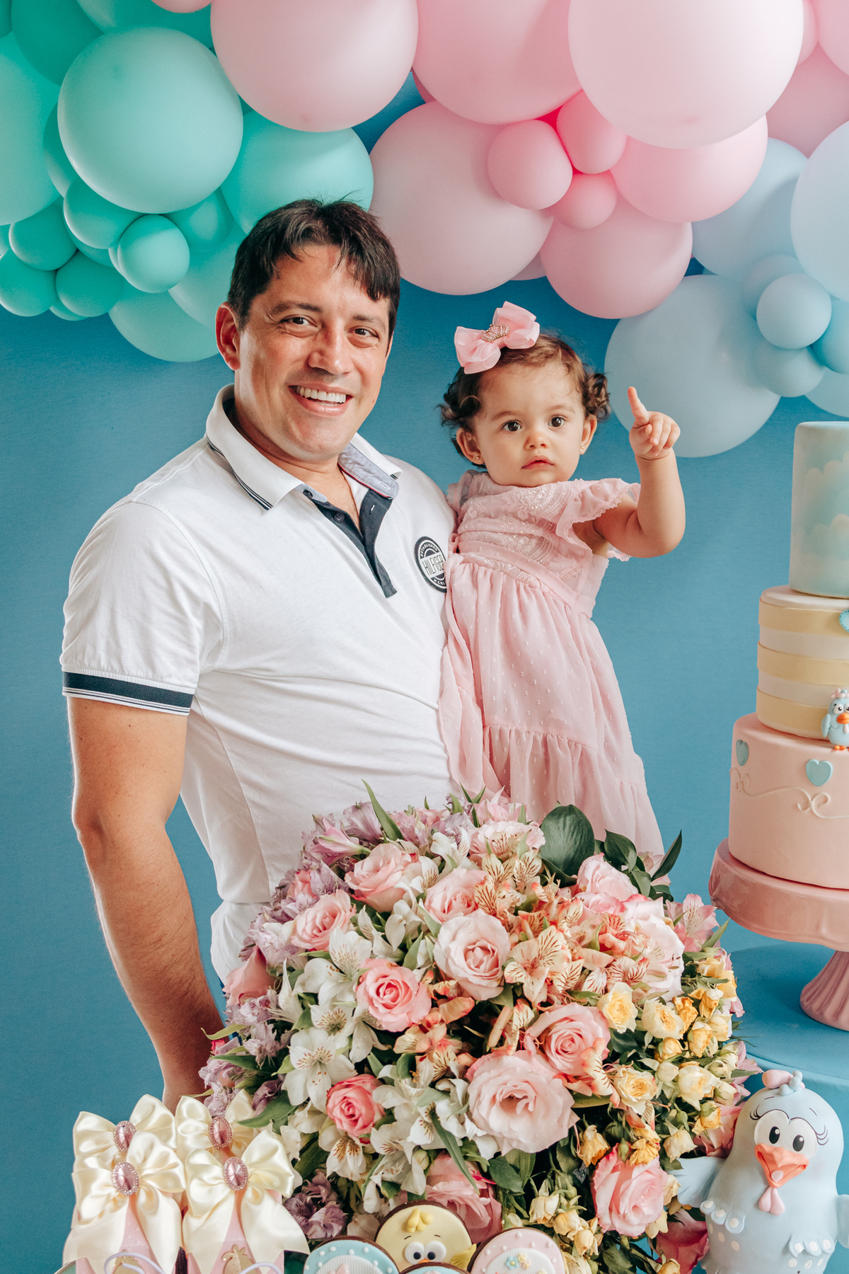 Aniversário infantil decoração luxo galinha pintadinha 1 ano em florianopolis sc scotti produções fotografa thayane peters fotografia especializada em familias doces personalizados