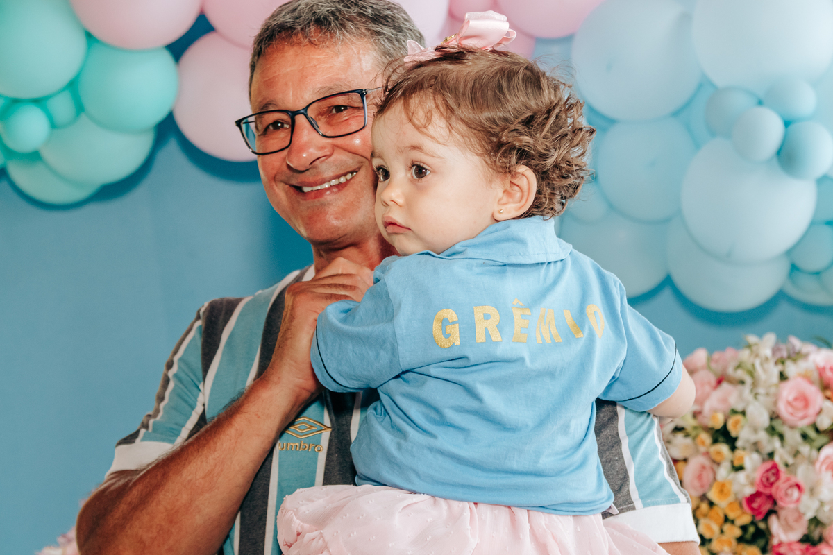 Aniversário infantil decoração luxo galinha pintadinha 1 ano em florianopolis sc scotti produções fotografa thayane peters fotografia especializada em familias doces personalizados grêmio gremista