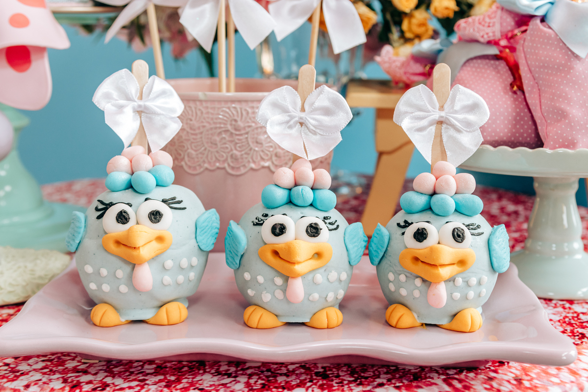 Aniversário infantil decoração luxo galinha pintadinha 1 ano em palhoça florianopolis sc scotti produções fotografa thayane peters fotografia especializada em familias doces personalizados