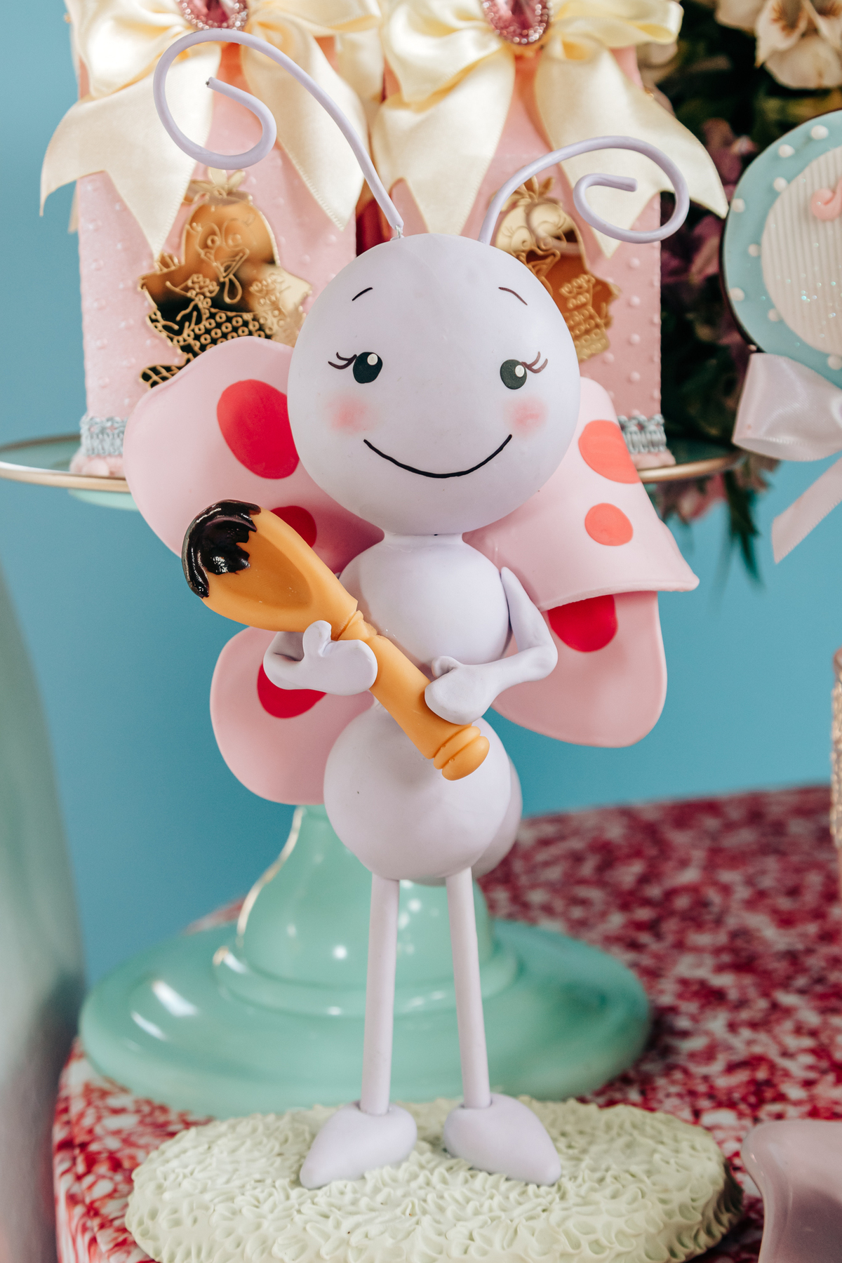 Aniversário infantil decoração luxo galinha pintadinha 1 ano em florianopolis sc scotti produções fotografa thayane peters fotografia especializada em familias doces personalizados