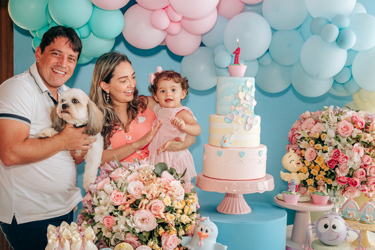 Aniversário infantil decoração luxo galinha pintadinha 1 ano em florianopolis sc scotti produções fotografa thayane peters fotografia especializada em familias doces personalizados