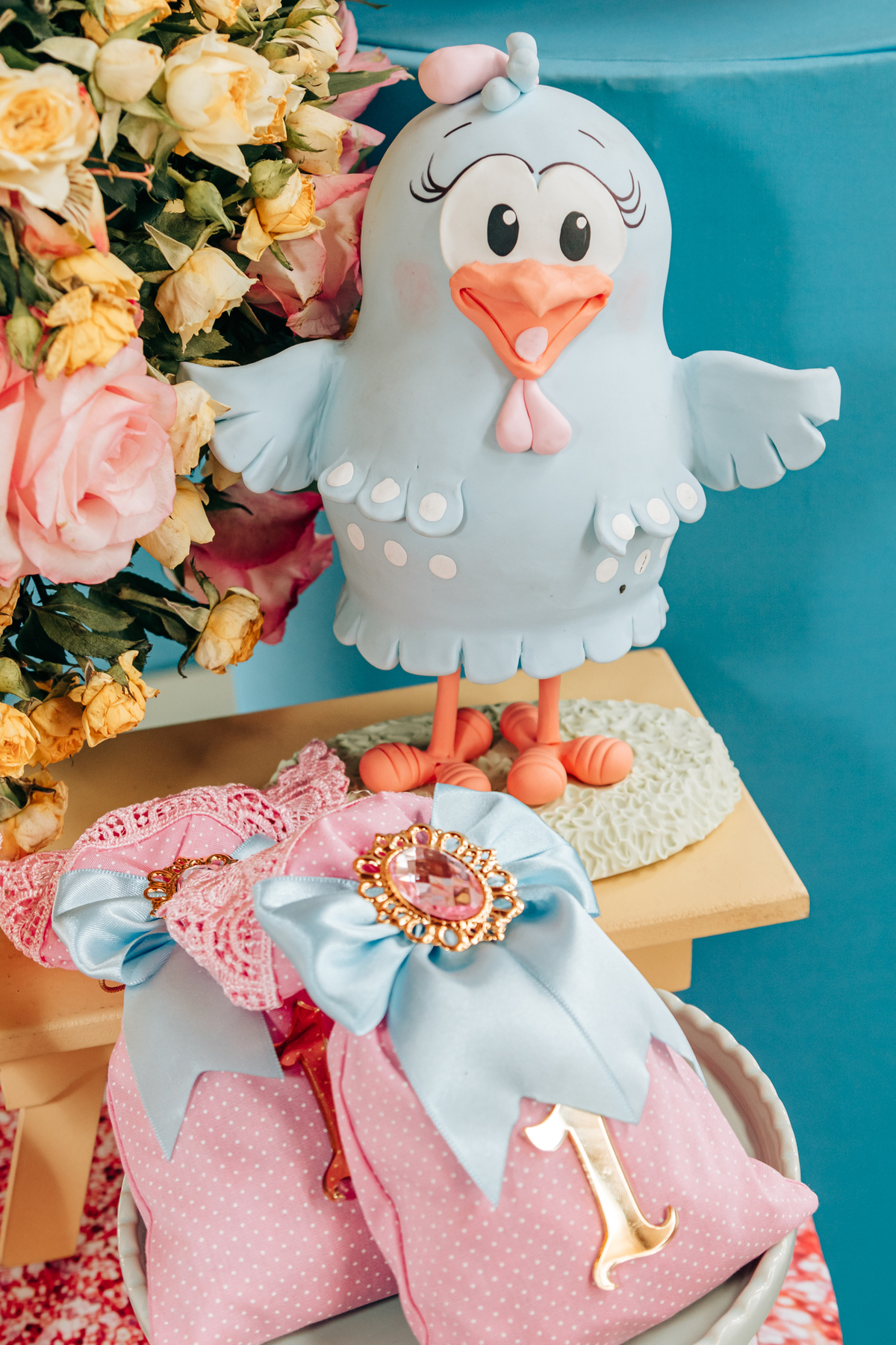 Aniversário infantil decoração luxo galinha pintadinha 1 ano em florianopolis sc scotti produções fotografa thayane peters fotografia especializada em familias doces personalizados