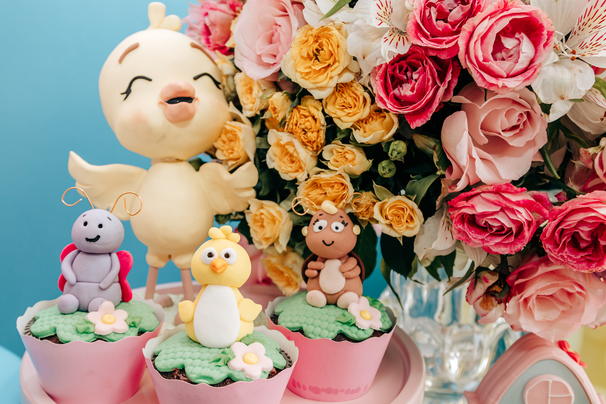Aniversário infantil decoração luxo galinha pintadinha 1 ano em florianopolis sc scotti produções fotografa thayane peters fotografia especializada em familias doces personalizados