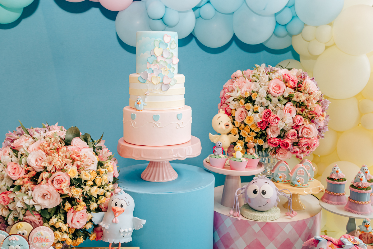 Aniversário infantil decoração luxo galinha pintadinha 1 ano em florianopolis sc scotti produções fotografa thayane peters fotografia especializada em familias