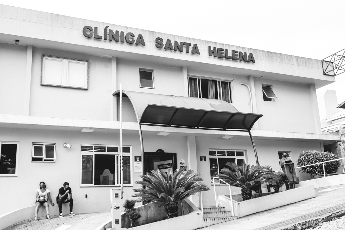 Fotografia e video de parto cesárea na clinica maternidade Santa Helena em florianópolis fotografa palhoça Thayane Peters Fotografia especializada em 