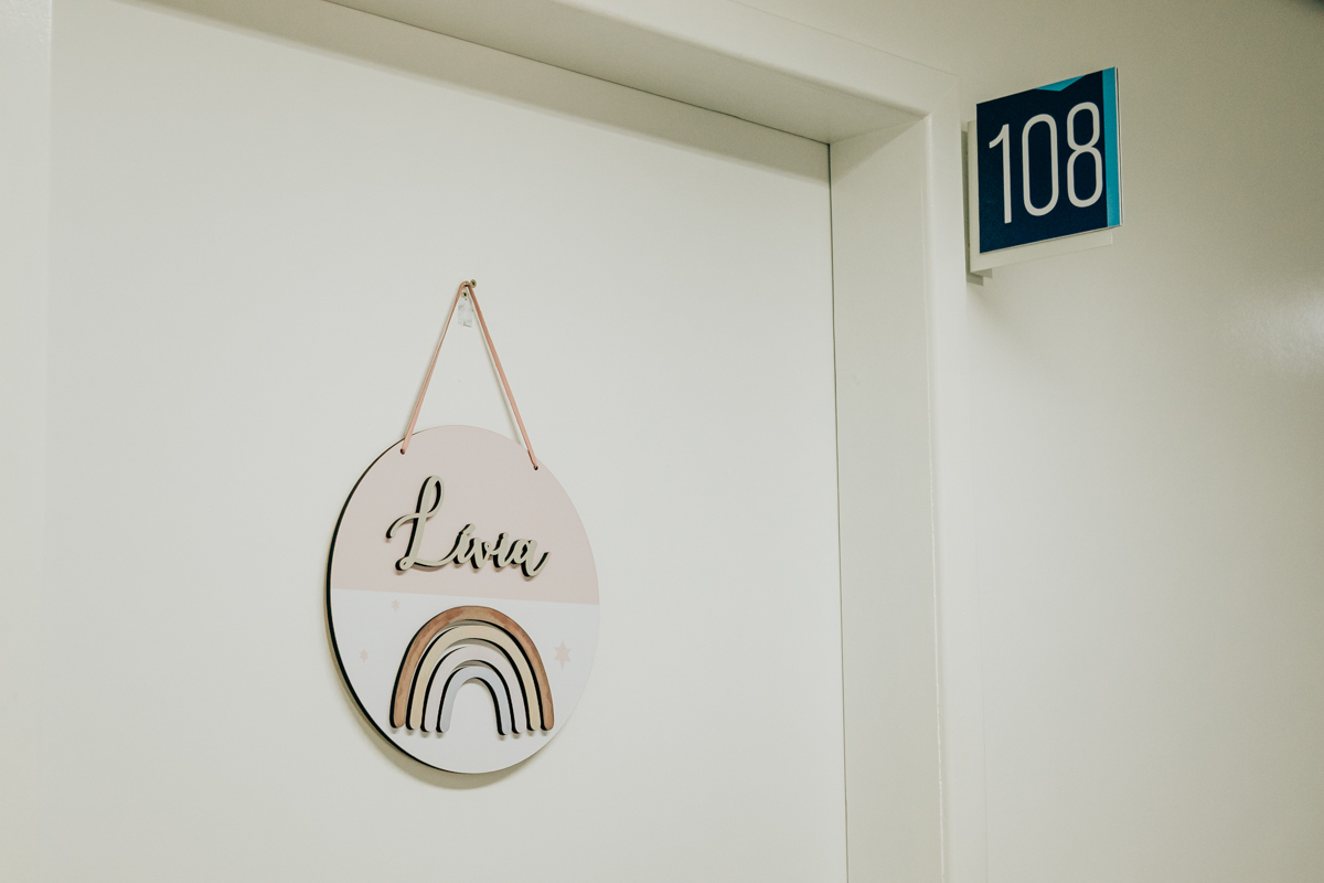 Fotografia e video de parto cesárea na clinica maternidade Santa Helena em florianópolis fotografa palhoça Thayane Peters Fotografia especializada em 