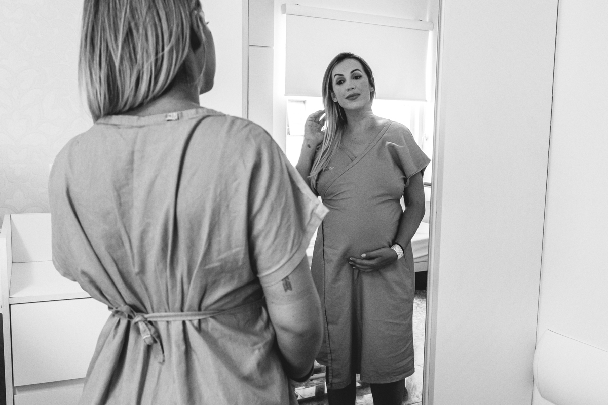 Fotografia e video de parto cesárea na clinica maternidade Santa Helena em florianópolis fotografa palhoça Thayane Peters Fotografia especializada em 