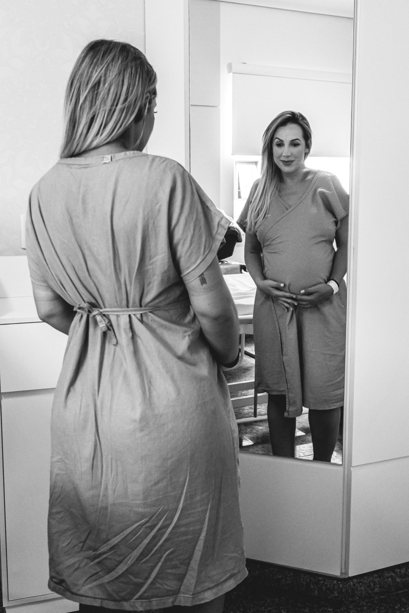 Fotografia e video de parto cesárea na clinica maternidade Santa Helena em florianópolis fotografa palhoça Thayane Peters Fotografia especializada em 