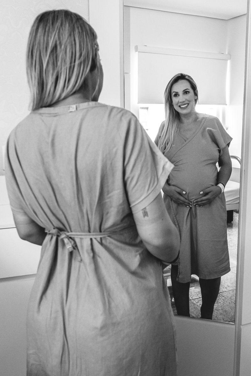 Fotografia e video de parto cesárea na clinica maternidade Santa Helena em florianópolis fotografa palhoça Thayane Peters Fotografia especializada em 