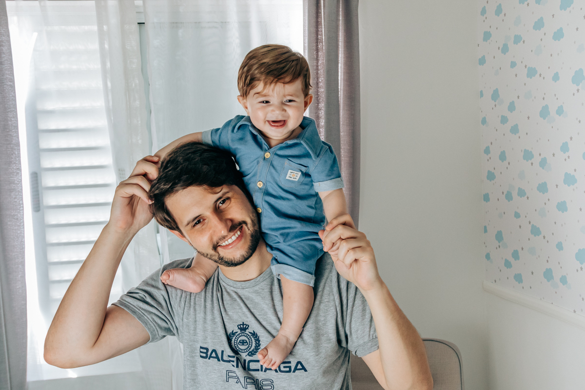 ensaio book fotográfico fotografia de família em florianópolis floripa fotógrafa palhoça são jose em santa catarina sc foto lifestyle de bebê acompanhamento mensal 6 meses espontanêa real simples e natural 