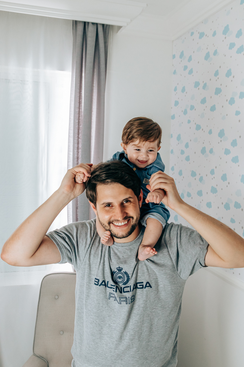 ensaio book fotográfico fotografia de família em florianópolis floripa fotógrafa palhoça são jose em santa catarina sc foto lifestyle de bebê acompanhamento mensal 6 meses espontanêa real simples e natural 