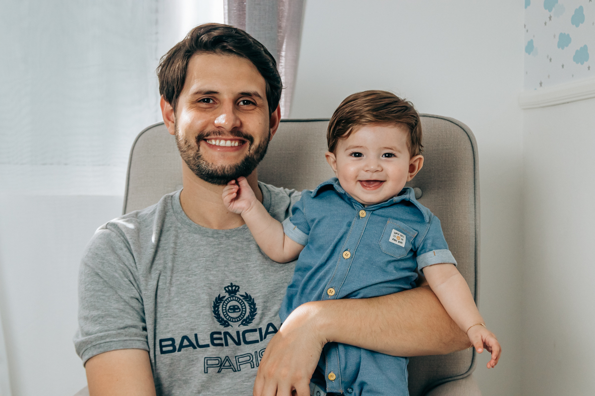 ensaio book fotográfico fotografia de família em florianópolis floripa fotógrafa palhoça são jose em santa catarina sc foto lifestyle de bebê acompanhamento mensal 6 meses espontanêa real simples e natural 