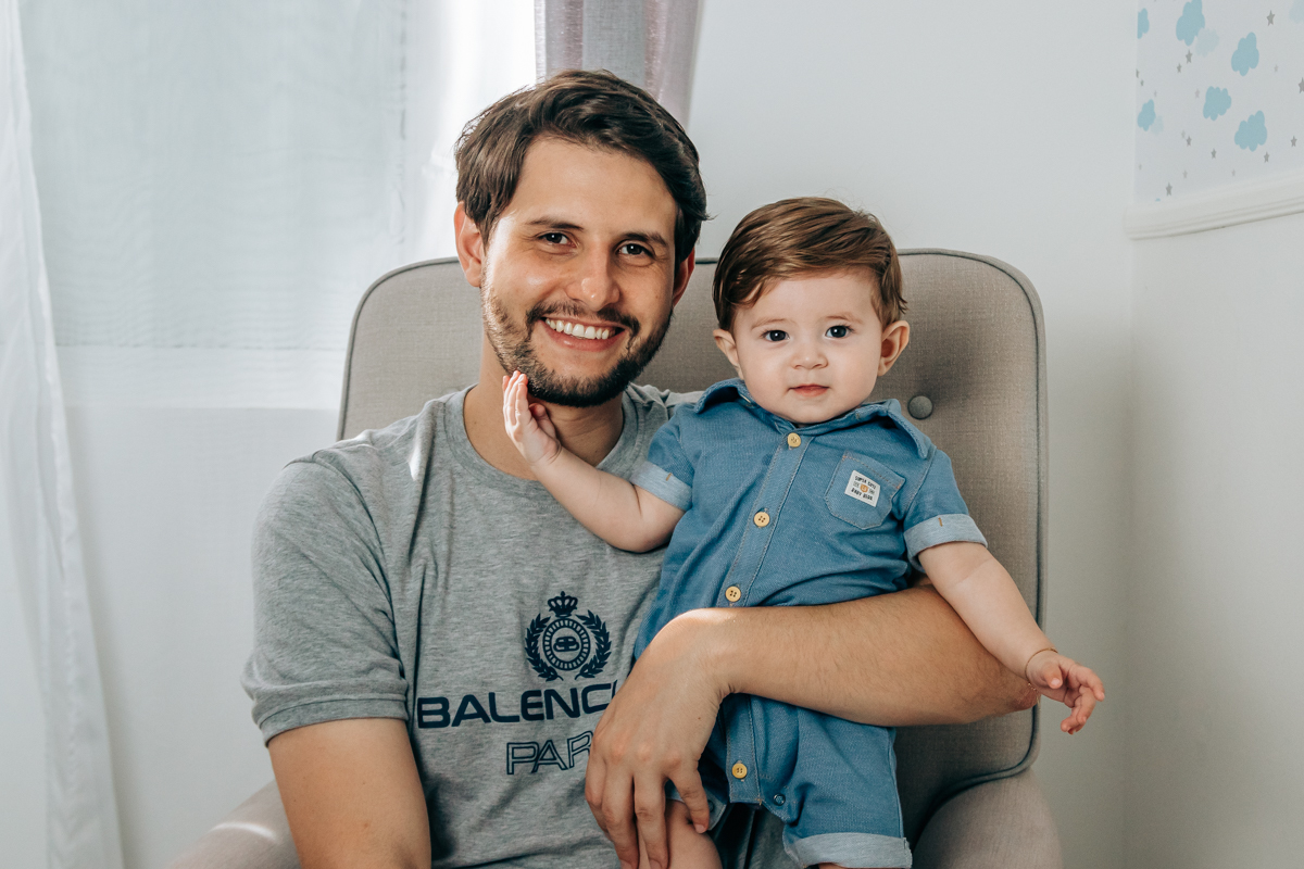 ensaio book fotográfico fotografia de família em florianópolis floripa fotógrafa palhoça são jose em santa catarina sc foto lifestyle de bebê acompanhamento mensal 6 meses espontanêa real simples e natural 