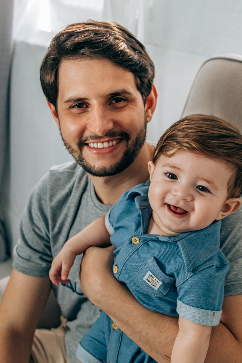 ensaio book fotográfico fotografia de família em florianópolis floripa fotógrafa palhoça são jose em santa catarina sc foto lifestyle de bebê acompanhamento mensal 6 meses espontanêa real simples e natural 