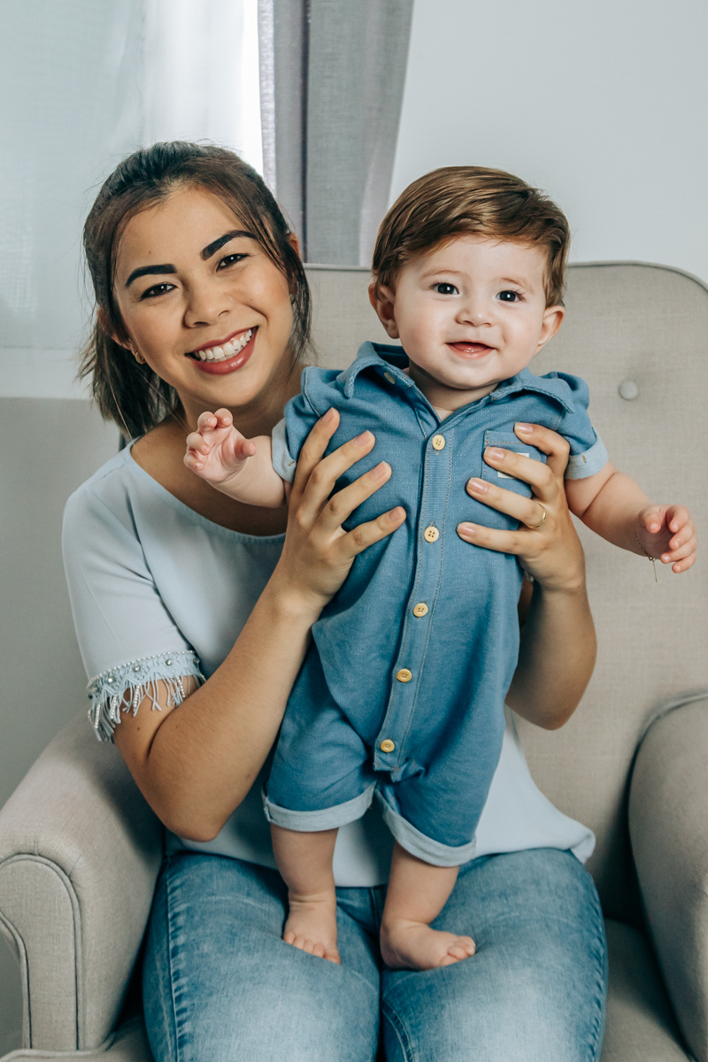 ensaio book fotográfico fotografia de família em florianópolis floripa fotógrafa palhoça são jose em santa catarina sc foto lifestyle de bebê acompanhamento mensal 6 meses espontanêa real simples e natural 