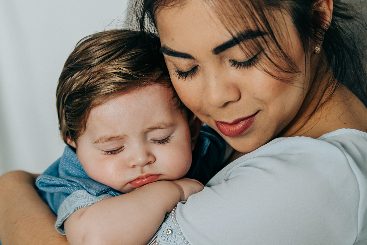 ensaio book fotográfico fotografia de família em florianópolis floripa fotógrafa palhoça são jose em santa catarina sc foto lifestyle de bebê acompanhamento mensal 6 meses espontanêa real simples e natural 
