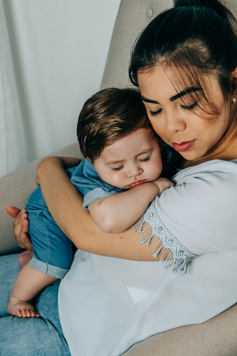 ensaio book fotográfico fotografia de família em florianópolis floripa fotógrafa palhoça são jose em santa catarina sc foto lifestyle de bebê acompanhamento mensal 6 meses espontanêa real simples e natural 