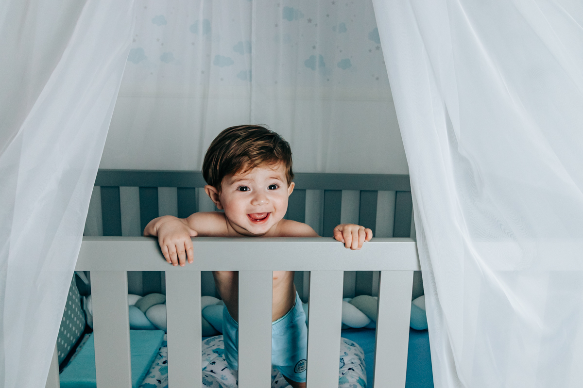 ensaio book fotográfico fotografia de família em florianópolis floripa fotógrafa palhoça são jose em santa catarina sc foto lifestyle de bebê acompanhamento mensal 6 meses espontanêa real simples e natural 