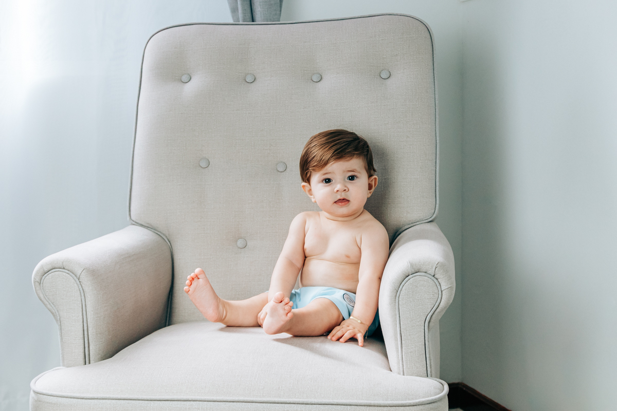 ensaio book fotográfico fotografia de família em florianópolis floripa fotógrafa palhoça são jose em santa catarina sc foto lifestyle de bebê acompanhamento mensal 6 meses espontanêa real simples e natural 