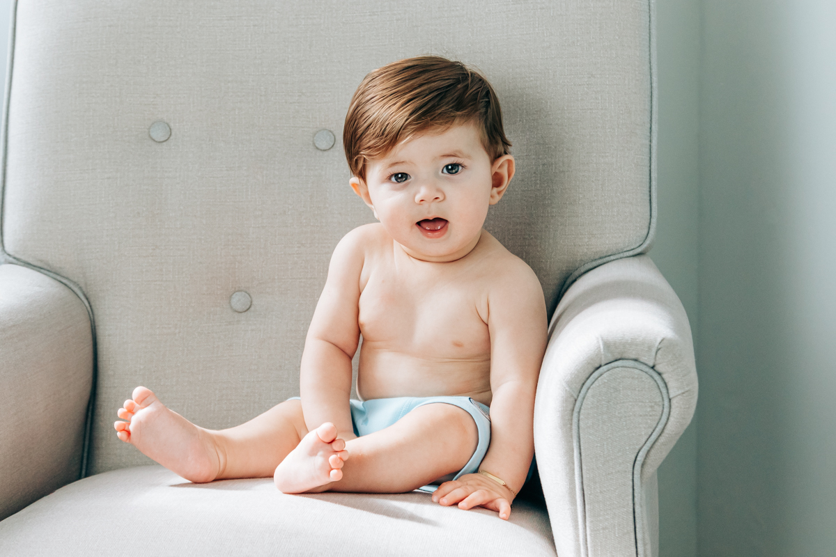 ensaio book fotográfico fotografia de família em florianópolis floripa fotógrafa palhoça são jose em santa catarina sc foto lifestyle de bebê acompanhamento mensal 6 meses espontanêa real simples e natural 