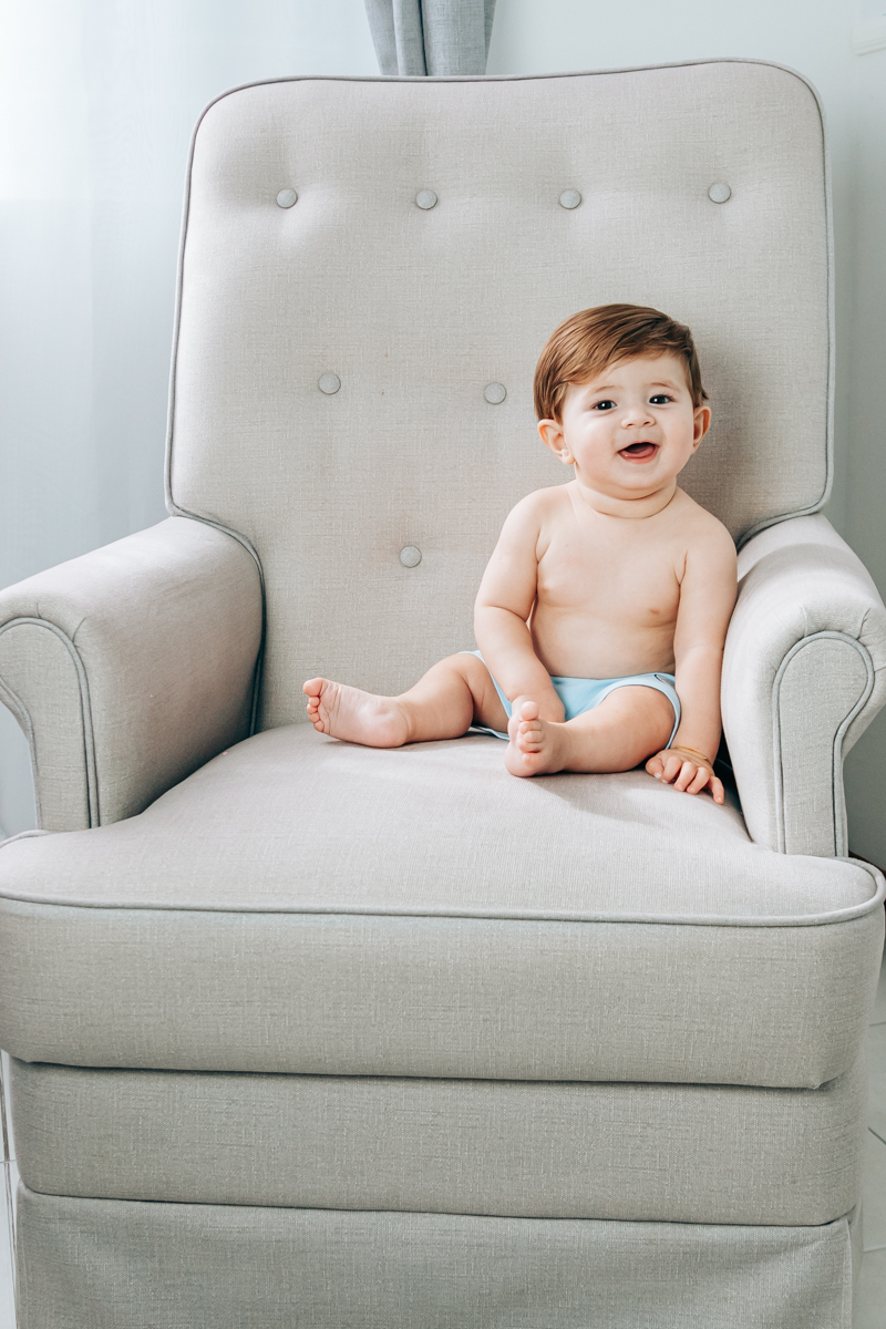 ensaio book fotográfico fotografia de família em florianópolis floripa fotógrafa palhoça são jose em santa catarina sc foto lifestyle de bebê acompanhamento mensal 6 meses espontanêa real simples e natural 