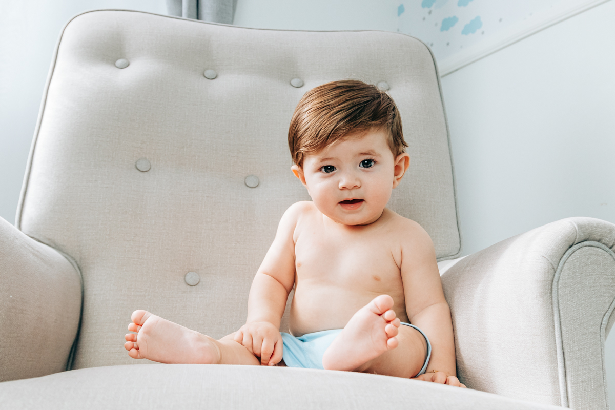 ensaio book fotográfico fotografia de família em florianópolis floripa fotógrafa palhoça são jose em santa catarina sc foto lifestyle de bebê acompanhamento mensal 6 meses espontanêa real simples e natural 