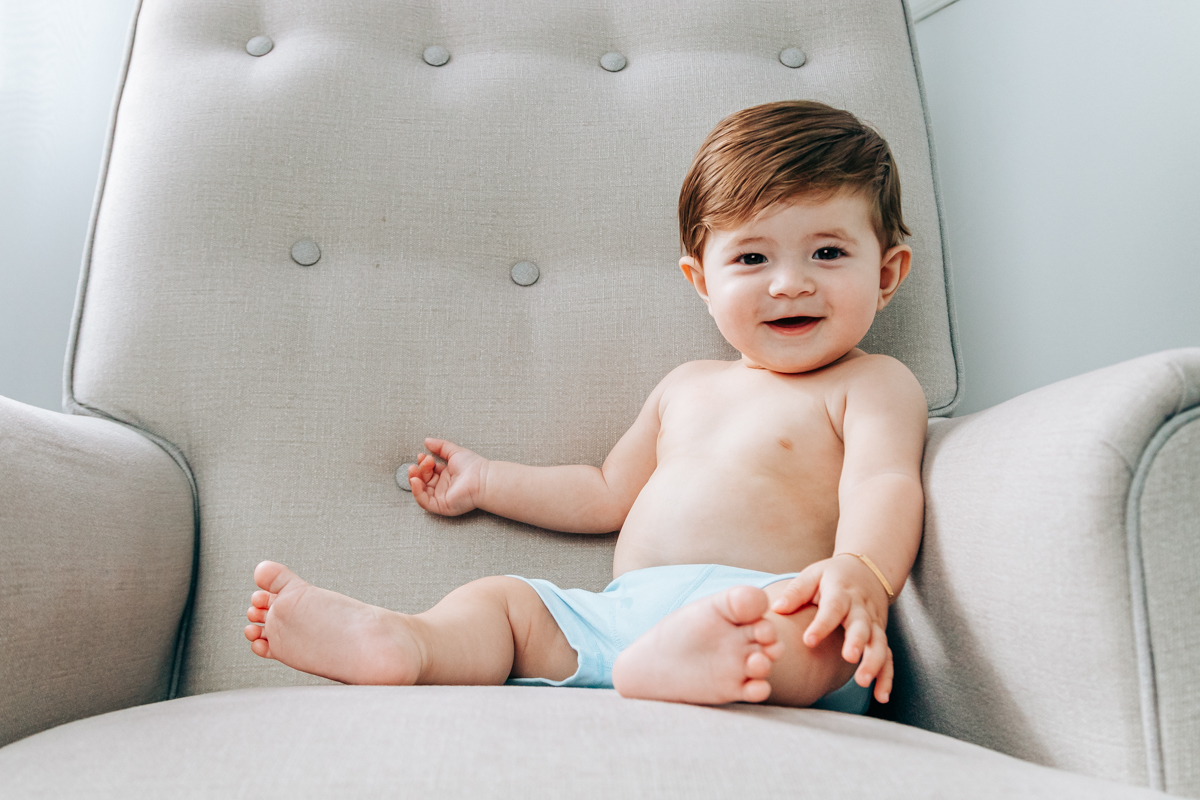 ensaio book fotográfico fotografia de família em florianópolis floripa fotógrafa palhoça são jose em santa catarina sc foto lifestyle de bebê acompanhamento mensal 6 meses espontanêa real simples e natural 