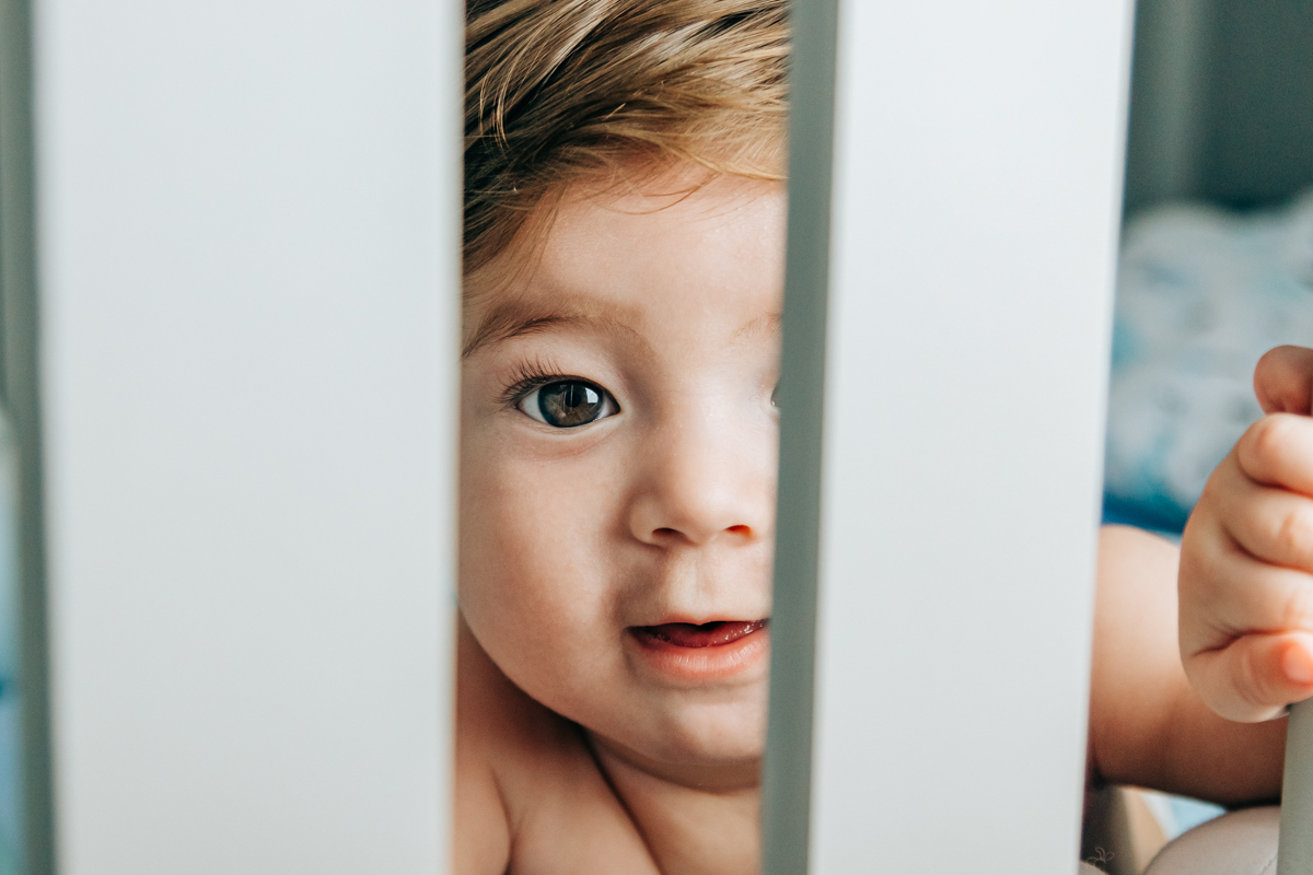 ensaio book fotográfico fotografia de família em florianópolis floripa fotógrafa palhoça são jose em santa catarina sc foto lifestyle de bebê acompanhamento mensal 6 meses espontanêa real simples e natural 