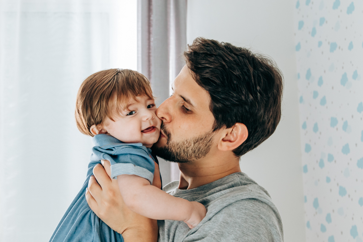 ensaio book fotográfico fotografia de família em florianópolis floripa fotógrafa palhoça são jose em santa catarina sc foto lifestyle de bebê acompanhamento mensal 6 meses espontanêa real simples e natural 