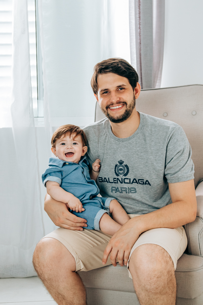 ensaio book fotográfico fotografia de família em florianópolis floripa fotógrafa palhoça são jose em santa catarina sc foto lifestyle de bebê acompanhamento mensal 6 meses espontanêa real simples e natural 