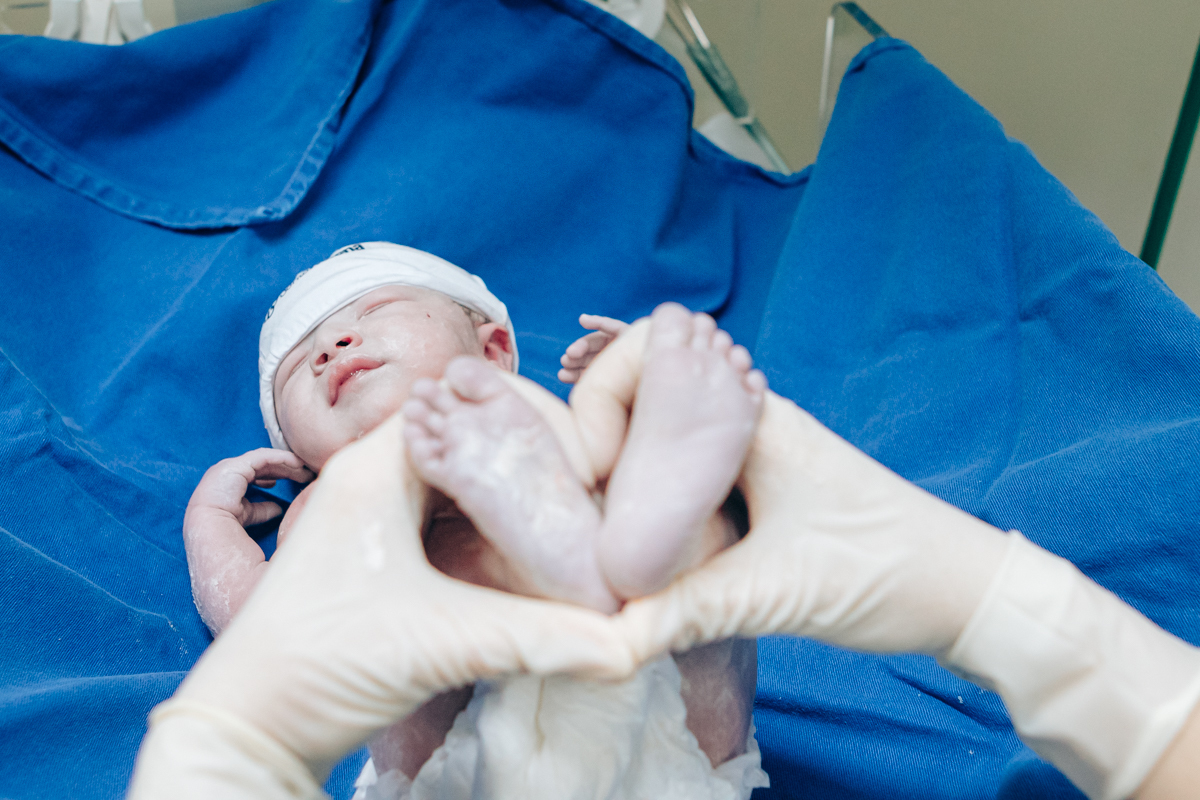 foto nascimento Clara na maternidade Santa Helena em Florianópolis