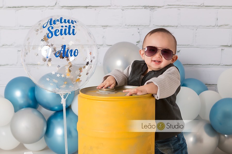 Ensaio fotográfico de 1 ano, comemoração de 1 ano, festa de 1 ano, fotos de estúdio para bebê de 1 ano, retrato de bebê, comemoração de aniversário de 1 aninho, acompanhamento fotográfico de 1 ano, leao studio, fotografo de familia, estúdio na mooca