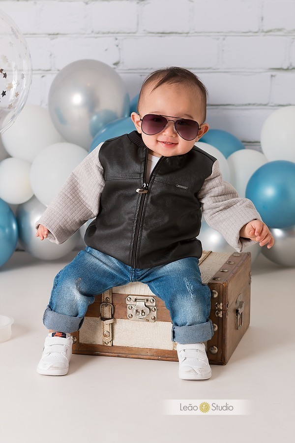 Ensaio fotográfico de 1 ano, comemoração de 1 ano, festa de 1 ano, fotos de estúdio para bebê de 1 ano, retrato de bebê, comemoração de aniversário de 1 aninho, acompanhamento fotográfico de 1 ano, leao studio, fotografo de familia, estúdio na mooca