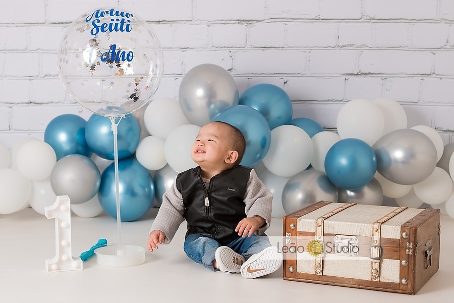 Ensaio fotográfico de 1 ano, comemoração de 1 ano, festa de 1 ano, fotos de estúdio para bebê de 1 ano, retrato de bebê, comemoração de aniversário de 1 aninho, acompanhamento fotográfico de 1 ano, leao studio, fotografo de familia, estúdio na mooca