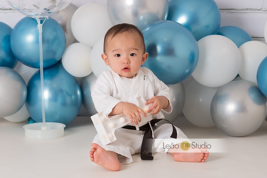 Ensaio fotográfico de 1 ano, comemoração de 1 ano, festa de 1 ano, fotos de estúdio para bebê de 1 ano, retrato de bebê, comemoração de aniversário de 1 aninho, acompanhamento fotográfico de 1 ano, leao studio, fotografo de familia, estúdio na mooca