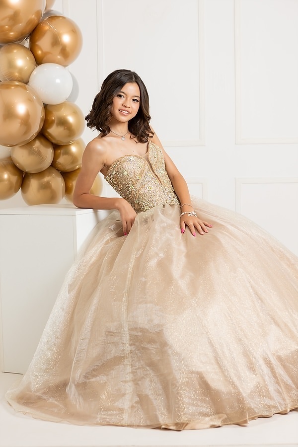 debutante, ensaio debutante, 15 anos, estudio fotográfico na mooca, estudio fotográfico, debutando, mãe de menina, foto de familia, fotografo de família, ensaio debutante em estúdio, fotografo de debutante, Leão Studio, Flávio Leão