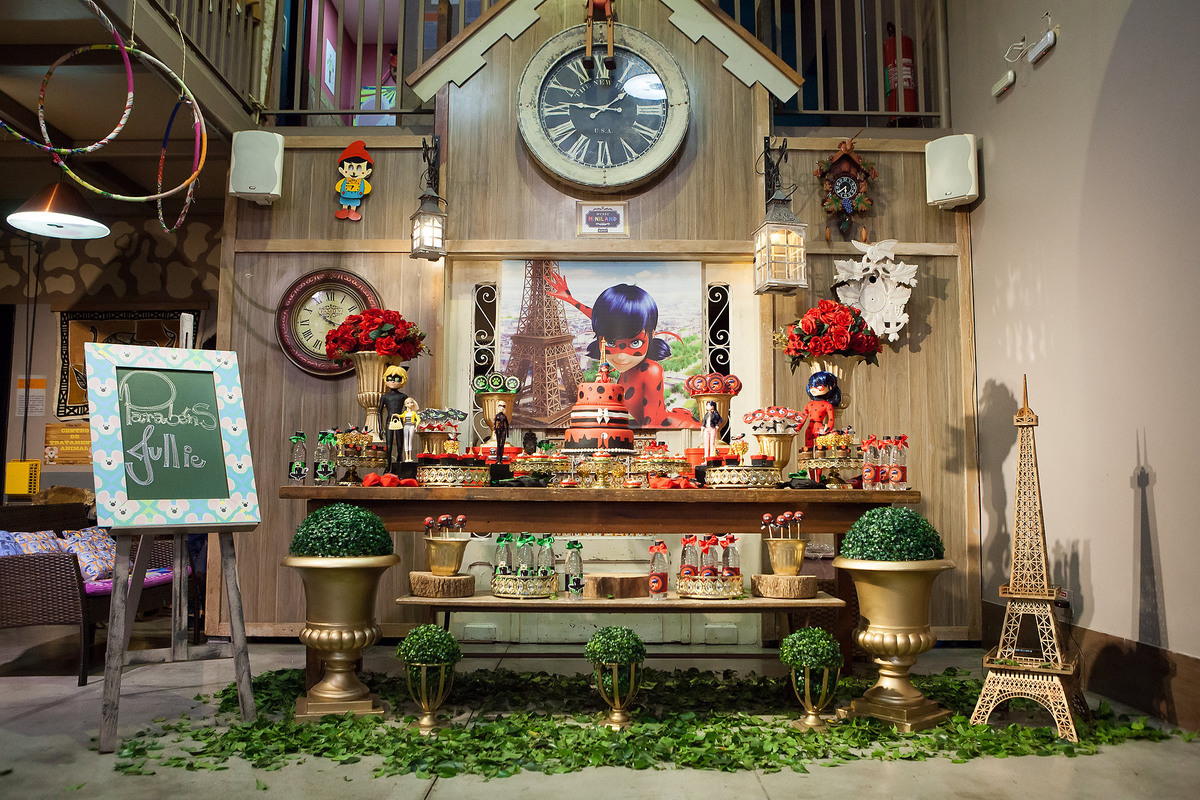 Buffet Miniland - decoração Marcia Colonese