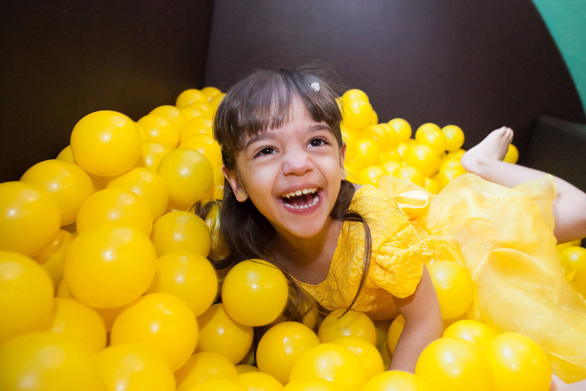 festa de menina , a bela e a fera , buffet Miniland