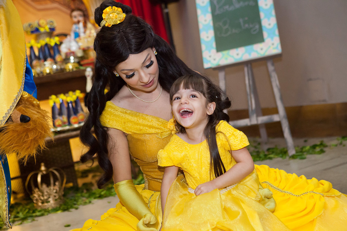 festa de menina , a bela e a fera , buffet Miniland, 