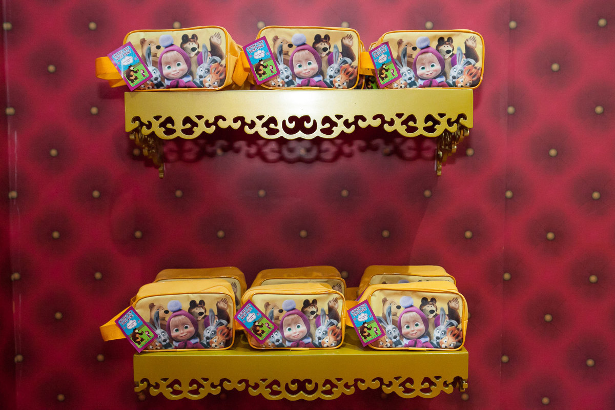 festa infantil, aniversário de 3 anos, menina, casa x , ipiranga , fotografo de criança e bebê , leão studio , flavio leao , xuxa, decoração festa marsha e o urso, lembrancinha