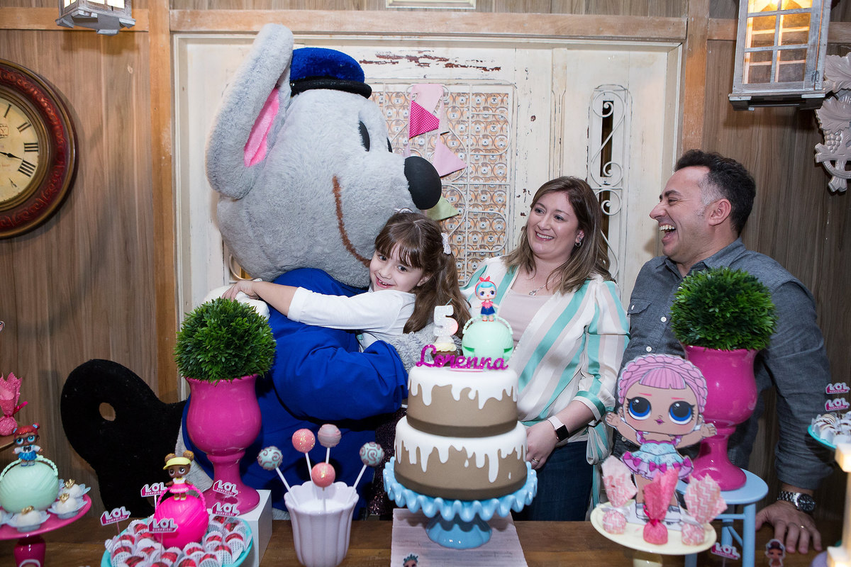 aniversário de menina, buffet miniland, tatuapé, festa de 5 anos, buffet infantil , tema LOL , hora do parabéns 