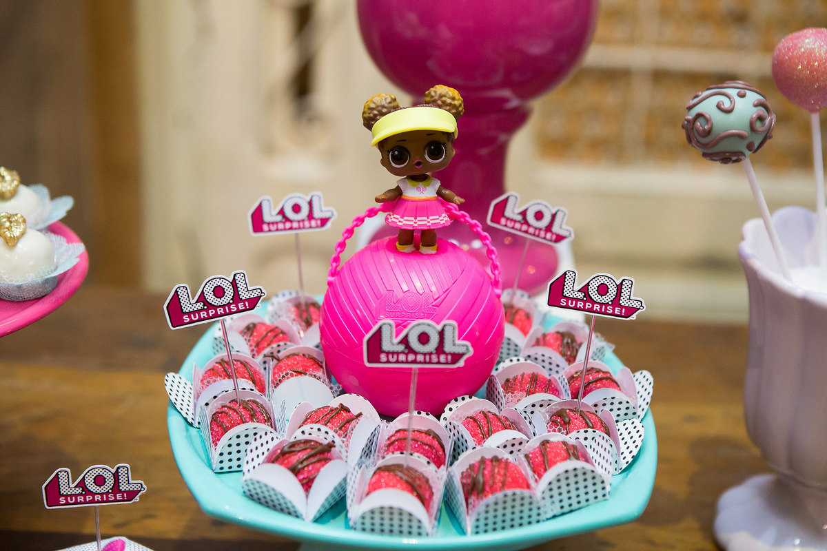 aniversário de menina, buffet miniland, tatuapé, festa de 5 anos, buffet infantil , tema LOL , hora do parabéns 