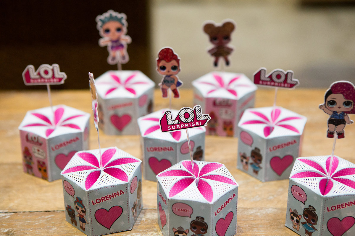 aniversário de menina, buffet miniland, tatuapé, festa de 5 anos, buffet infantil , tema LOL , hora do parabéns 