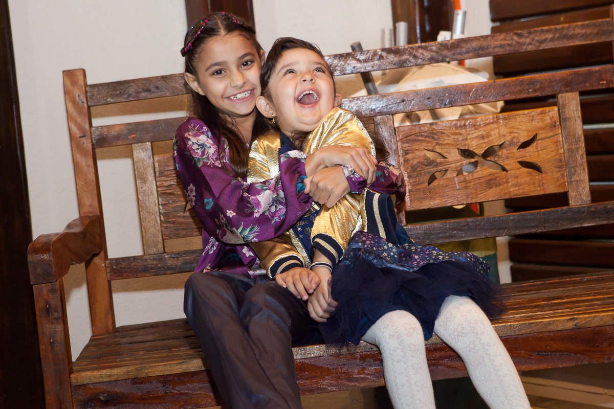 disney, espaço florescer eventos, buffet infantil, familia comemorando aniversário, irmãs