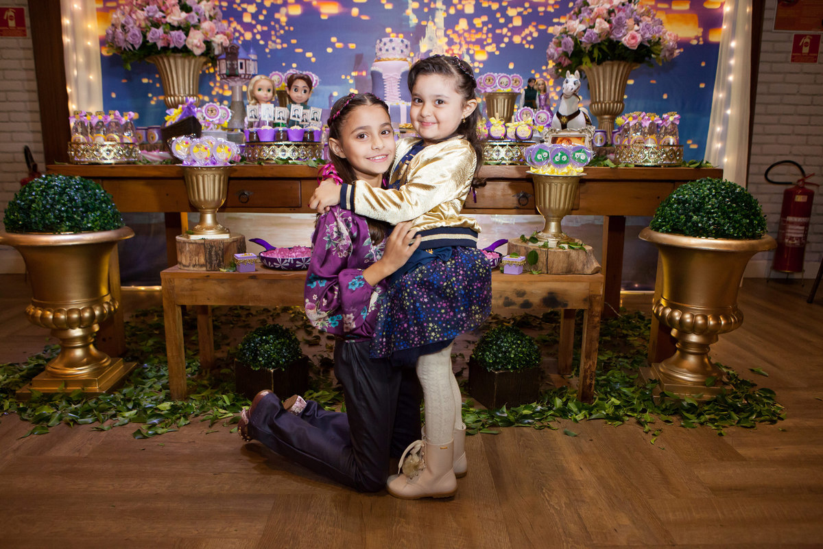 disney, espaço florescer eventos, buffet infantil, familia comemorando aniversário, aniversariante, decoração Marcia Colonese