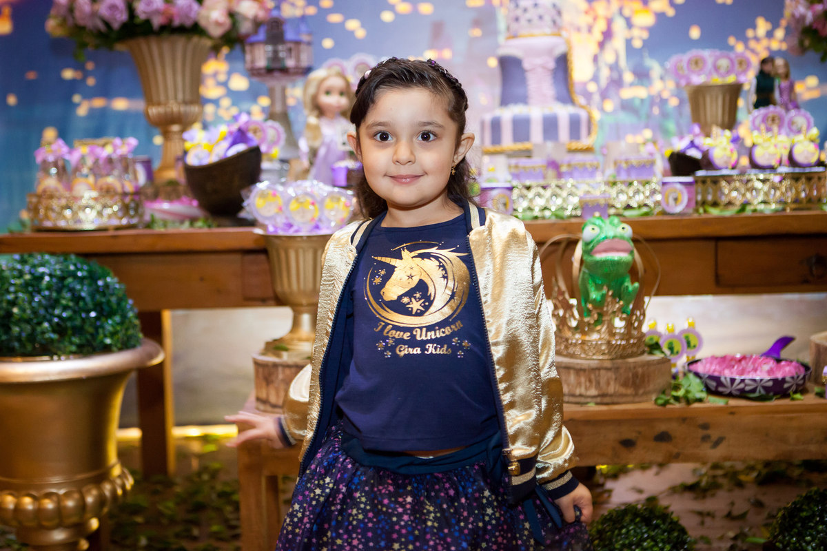 disney, espaço florescer eventos, buffet infantil, familia comemorando aniversário, aniversariante, decoração Marcia Colonese