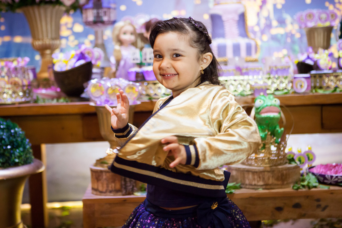 disney, espaço florescer eventos, buffet infantil, familia comemorando aniversário, aniversariante, decoração Marcia Colonese